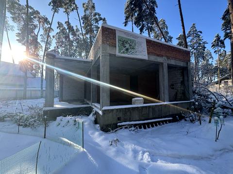 комерційна за адресою Олександра Олеся вул., 1