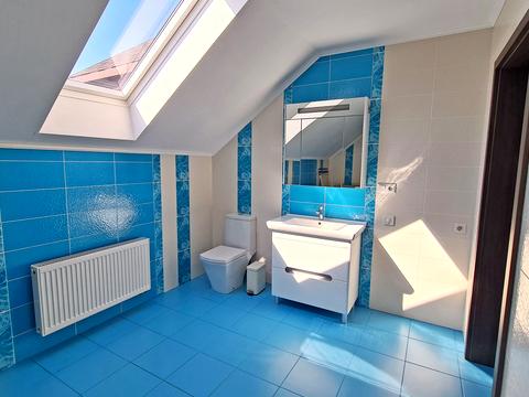 будинок за адресою с. Погреби, Яблунева