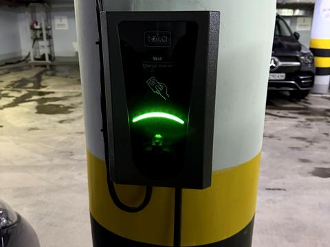 паркомісце за адресою Андрія Верхогляда вул. (Михайла Драгомирова), 11-Б