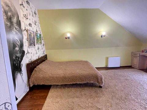 будинок за адресою Олексія Вадатурського вул. (Маршала Малиновського)