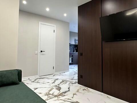 квартира за адресою Менахем-Мендл Шнеєрсона вул. (Мініна), 1