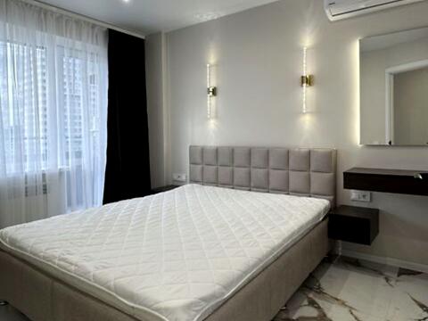 квартира за адресою Менахем-Мендл Шнеєрсона вул. (Мініна), 1