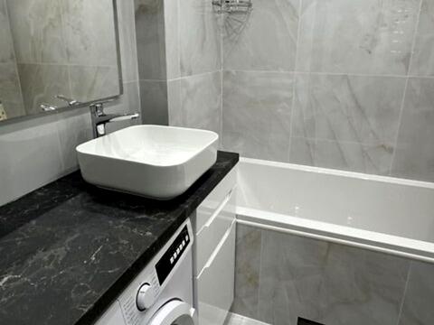 квартира за адресою Менахем-Мендл Шнеєрсона вул. (Мініна), 1