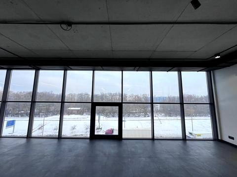 комерційна за адресою Надрічна вул., 6