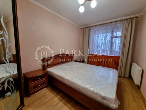 квартира за адресою Анни Ахматової вул., 3