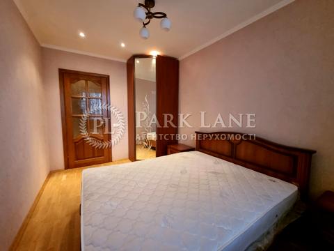 квартира за адресою Анни Ахматової вул., 3