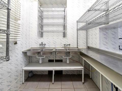 комерційна за адресою Жовква, Вічева пл., 2