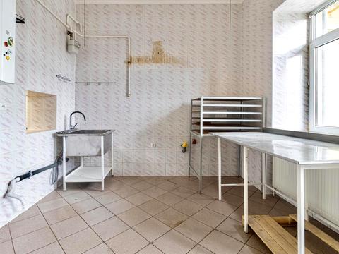 комерційна за адресою Жовква, Вічева пл., 2