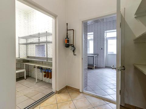 комерційна за адресою Жовква, Вічева пл., 2