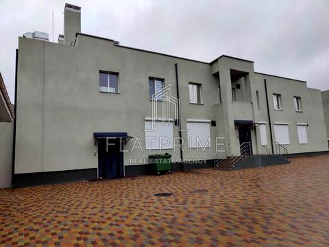 комерційна за адресою Робітнича вул., 1