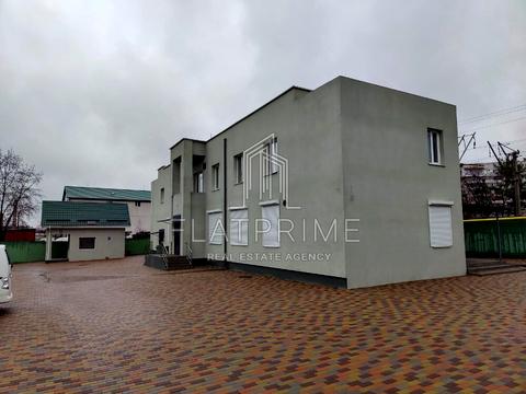 комерційна за адресою Робітнича вул., 1