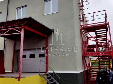 комерційна за адресою Робітнича вул., 1