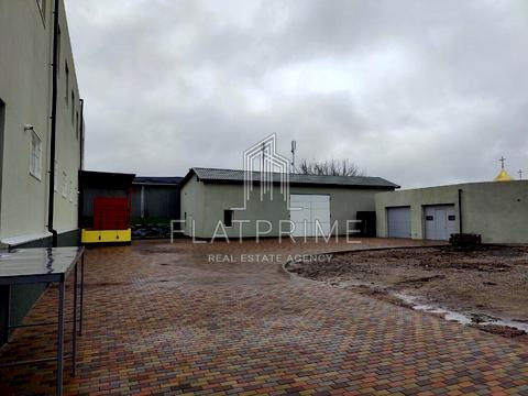 комерційна за адресою Робітнича вул., 1