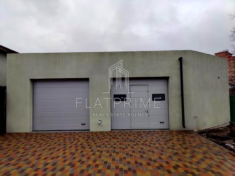 комерційна за адресою Робітнича вул., 1