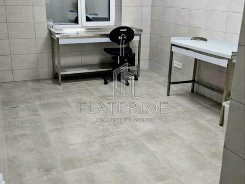 комерційна за адресою Робітнича вул., 1