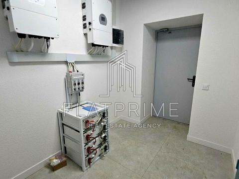 комерційна за адресою Робітнича вул., 1