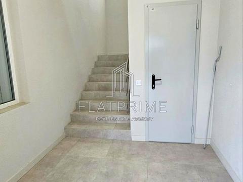 комерційна за адресою Робітнича вул., 1