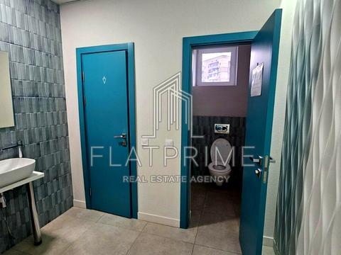 комерційна за адресою Робітнича вул., 1