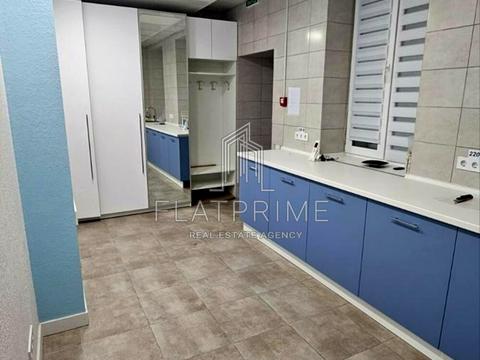 комерційна за адресою Робітнича вул., 1