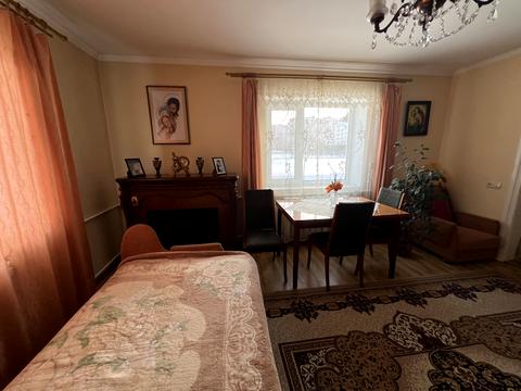 будинок за адресою Незалежності