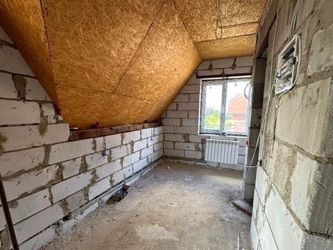 будинок за адресою Квітнева