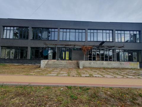 комерційна за адресою Садова вул., 94