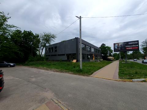 комерційна за адресою Садова вул., 94