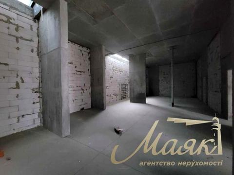 комерційна за адресою Ревуцького вул., 40-В