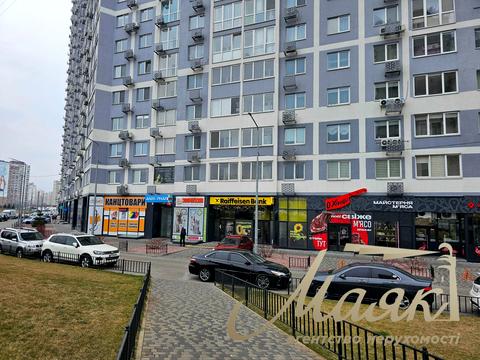 комерційна за адресою Ревуцького вул., 40-В