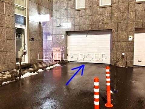 паркомісце за адресою Василя Тютюнника вул. (Анрі Барбюса), 51/1А