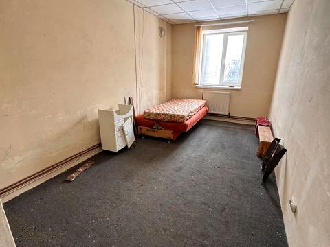 комерційна за адресою Надрічна вул., 2