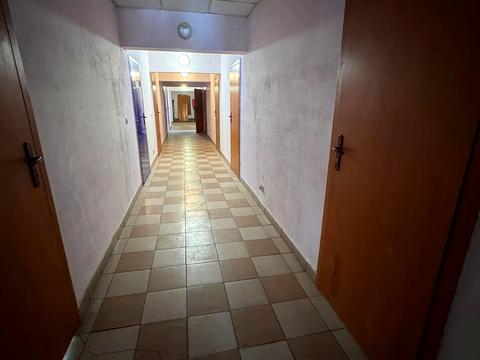 комерційна за адресою Надрічна вул., 2