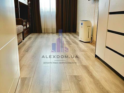 квартира за адресою Лобачевського пров., 7-А