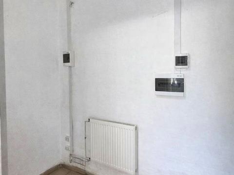 комерційна за адресою Дніпровська вул., 2Б