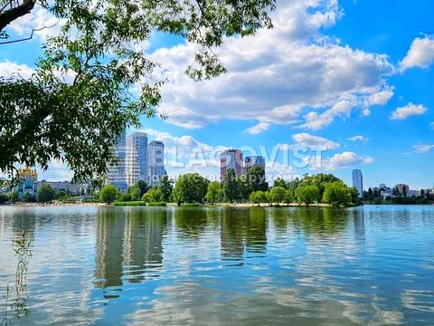 комерційна за адресою Юрія Шумського вул., 1