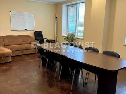 комерційна за адресою Юрія Шумського вул., 1