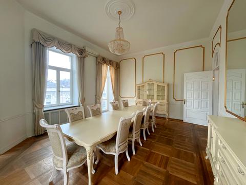 комерційна за адресою Жилянська вул., 7