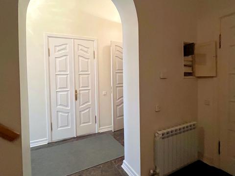 комерційна за адресою Жилянська вул., 7