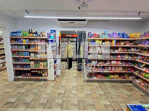 комерційна за адресою Ревуцького вул., 54