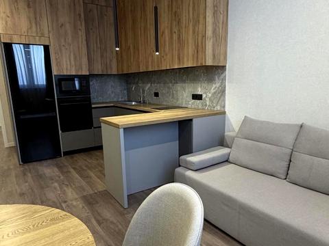 квартира за адресою В'ячеслава Чорновола вул., 6