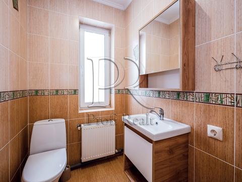 будинок за адресою Грушевського вулиця