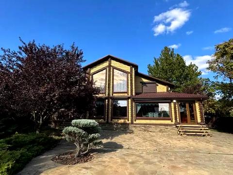 будинок за адресою Набережна