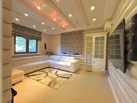 будинок за адресою Набережна