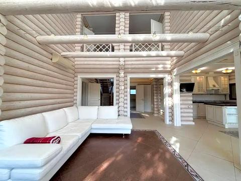 будинок за адресою Набережна