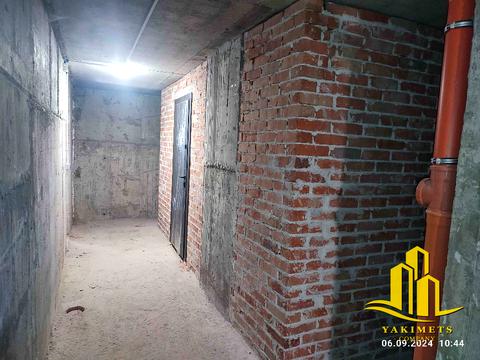 комерційна за адресою Романа Шухевича вул., 5