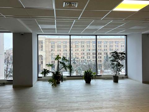 комерційна за адресою Хрещатик вул., 16