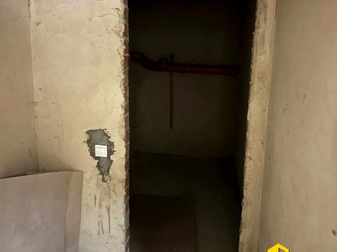 комерційна за адресою Богдана Хмельницького  вул., 230а