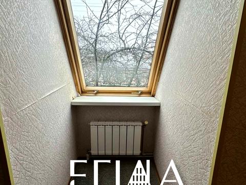 будинок за адресою провулок Шкільний, 12/9