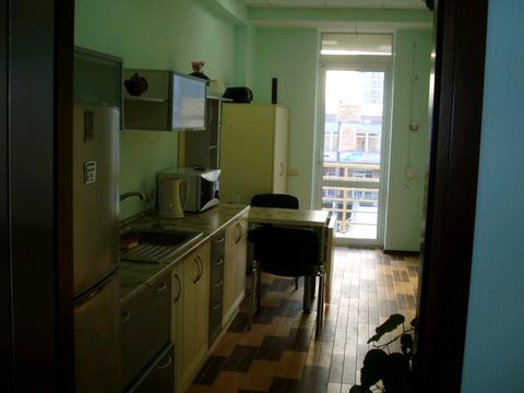 комерційна за адресою Анни Ахматової вул., 14-А