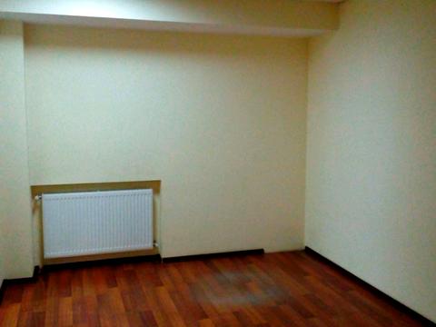 комерційна за адресою Анни Ахматової вул., 14-А